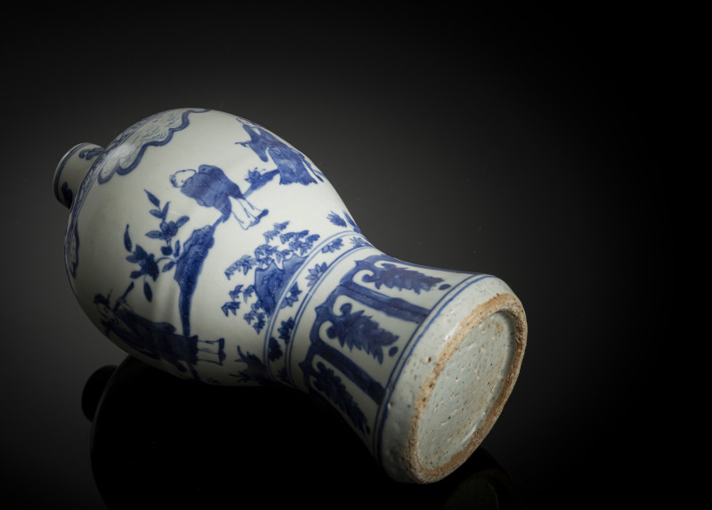 A good blue and white meiping with figural scene - 图5