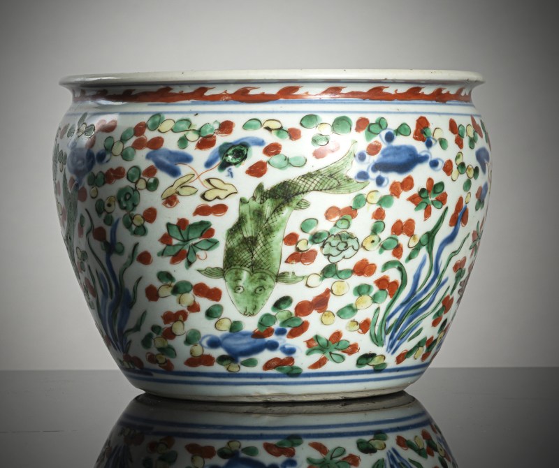 A 'Wucai' porcelain cachepot or jardinière with fishes - 图4