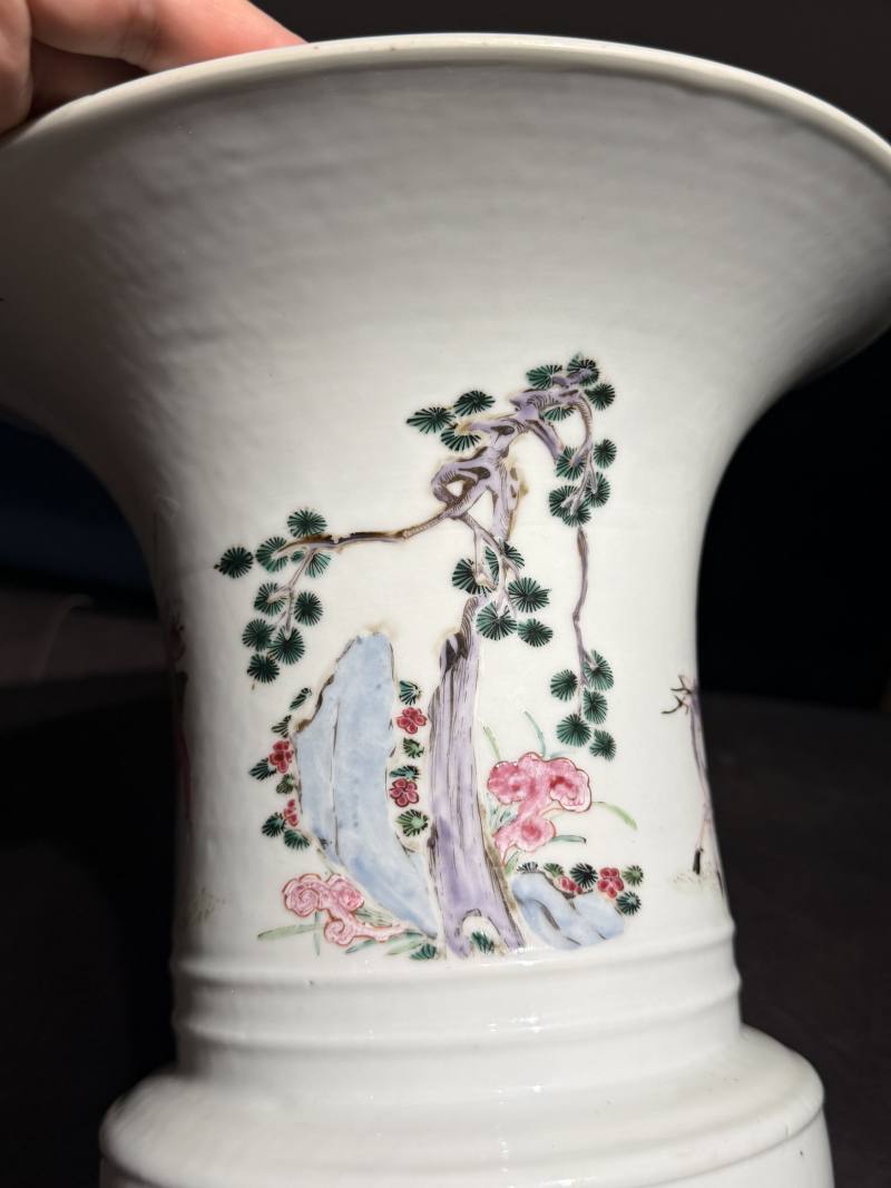 清雍正 粉彩“高仕采芝”图花觚 - 图16