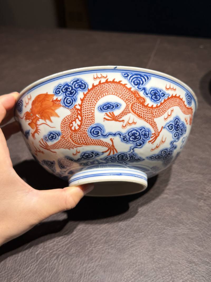 清宣统 青花矾红龙纹碗一对 - 图6