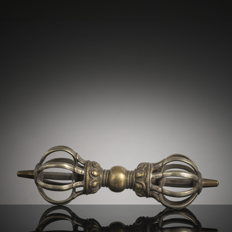 Nine-rayed bronze vajra