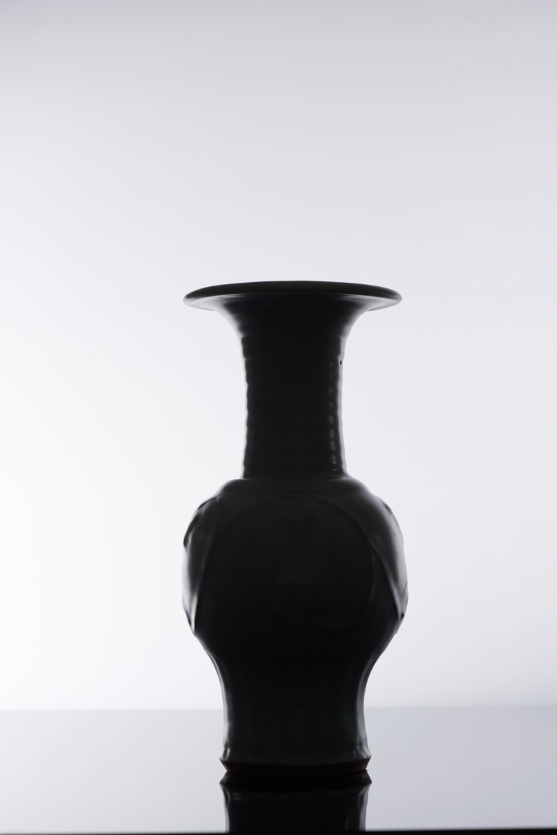明代 龙泉窑粉青釉牡丹纹凤尾尊 - 图18