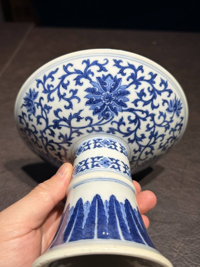 清中期 青花“灵鹫庵”缠枝莲纹高足供碗 - 图10