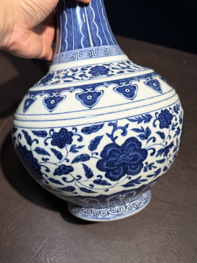 清光绪 青花缠枝莲赏瓶 - 图15