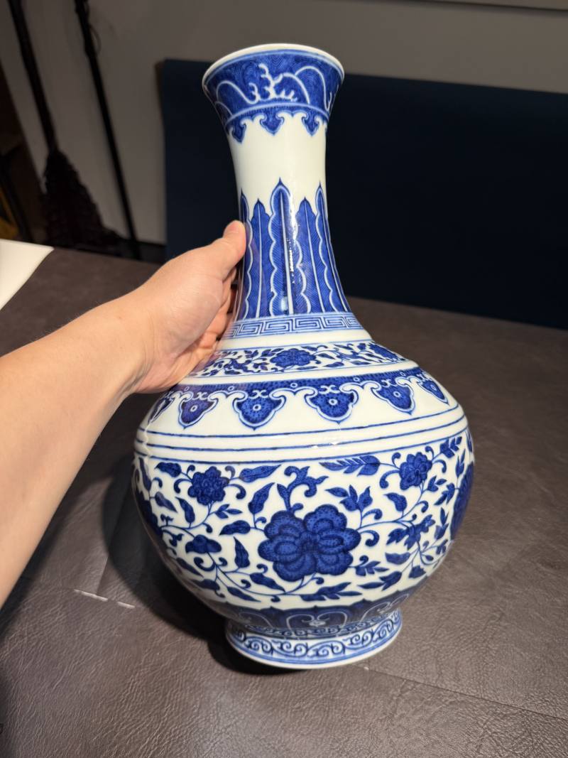 清光绪 青花缠枝莲纹赏瓶 - 图9