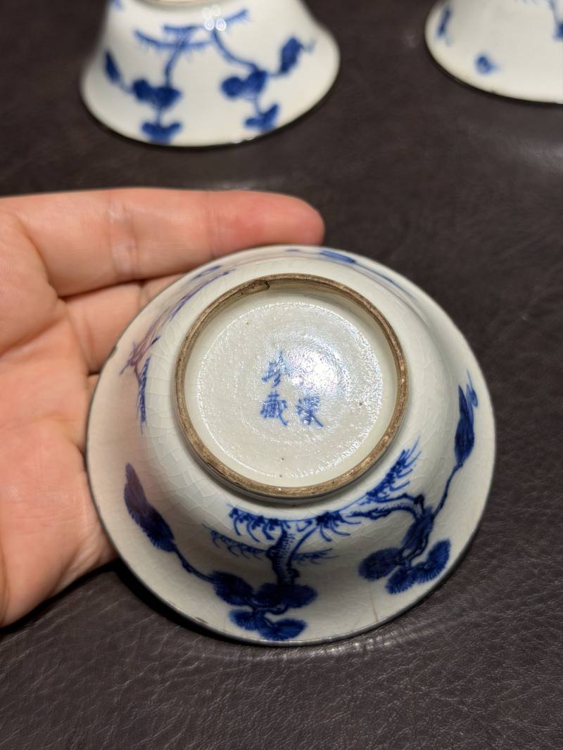 清康熙 青花“鹤鹿同春”若深杯一组三只 - 图11