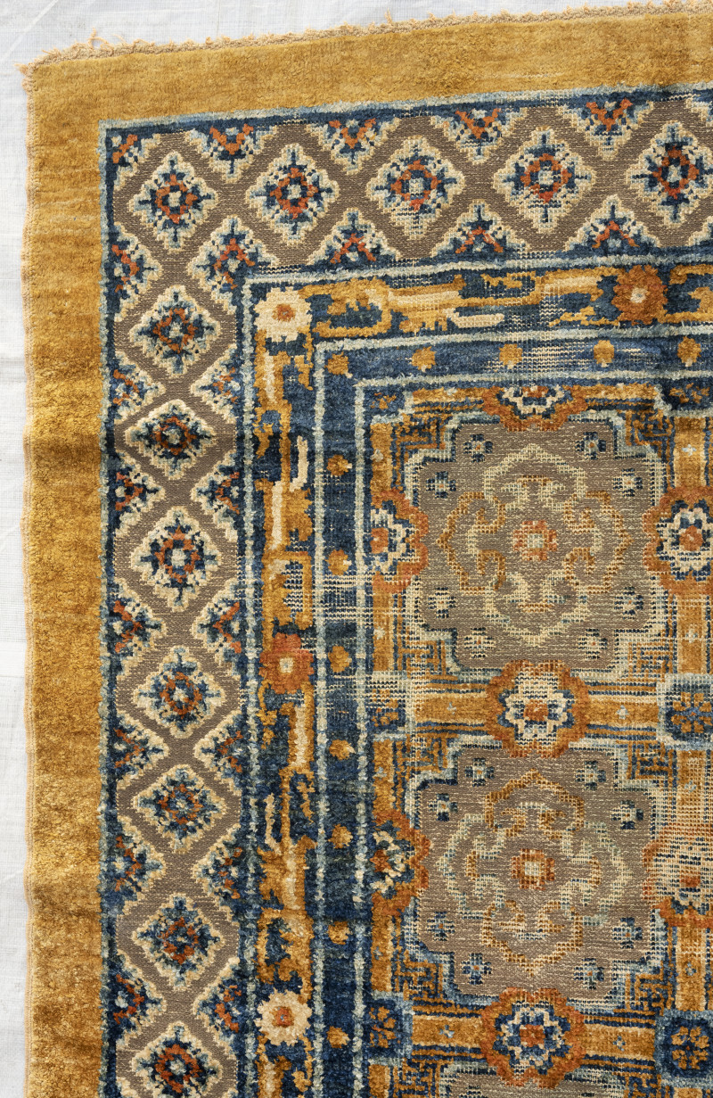 A silk carpet - 图7