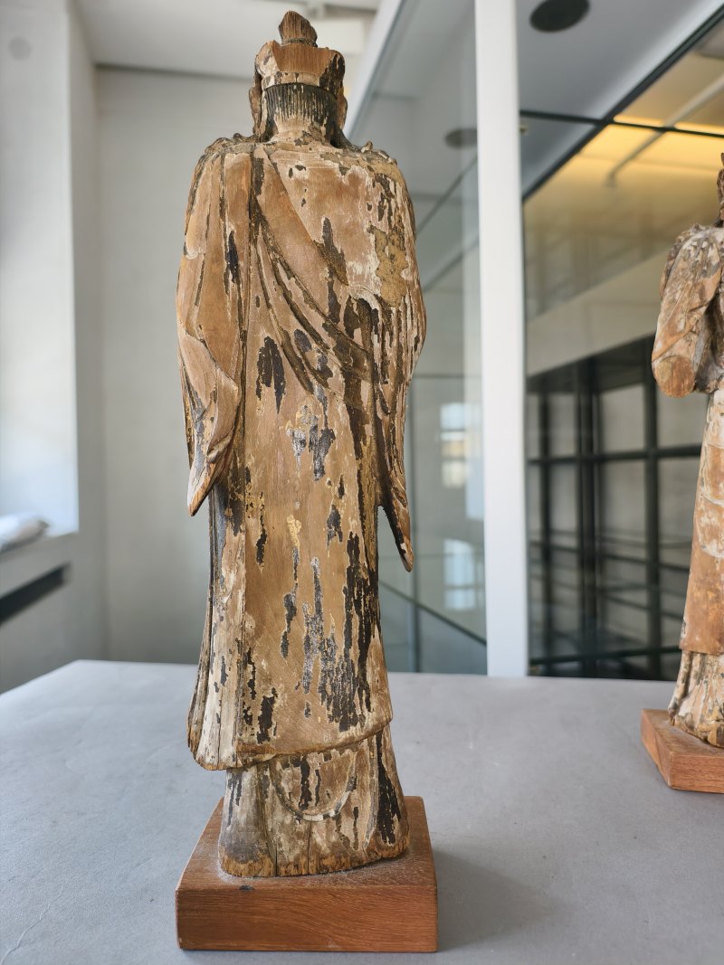 TWO WOOD FIGURES OF BODHISATTVAS - 图8
