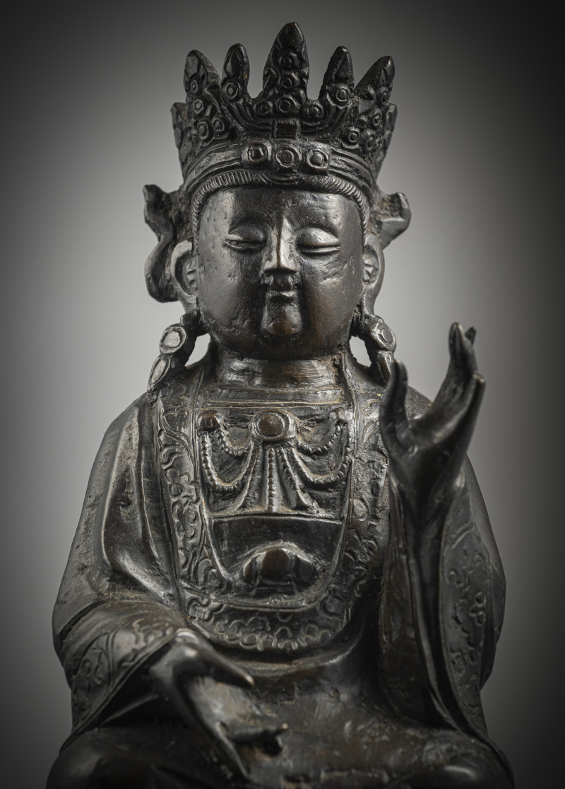 A bronze figure of a crowned Bodhisattva - 图3