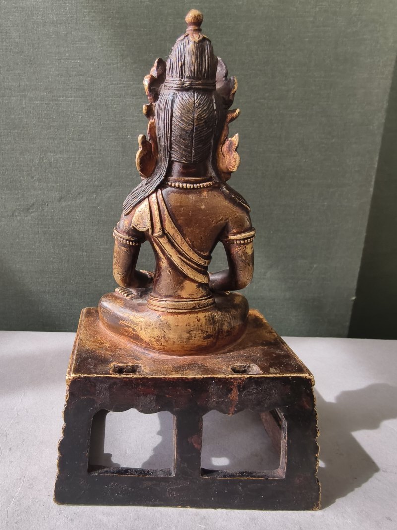 A gilt-bronze figure of Amitayus seated on a throne - 图10