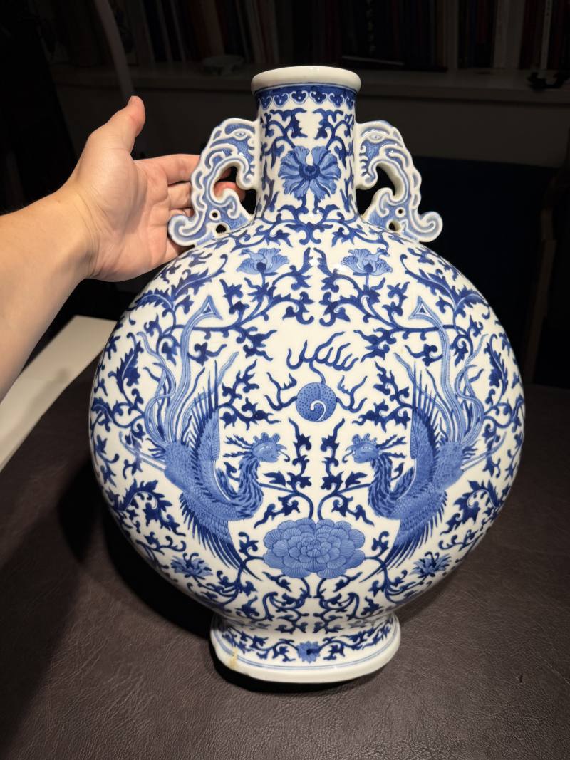 清同治 青花双凤纹抱月瓶 - 图3