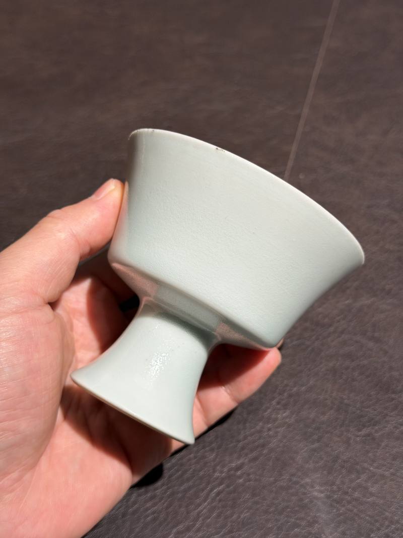 清雍正 青釉模印凤纹高足杯 - 图4