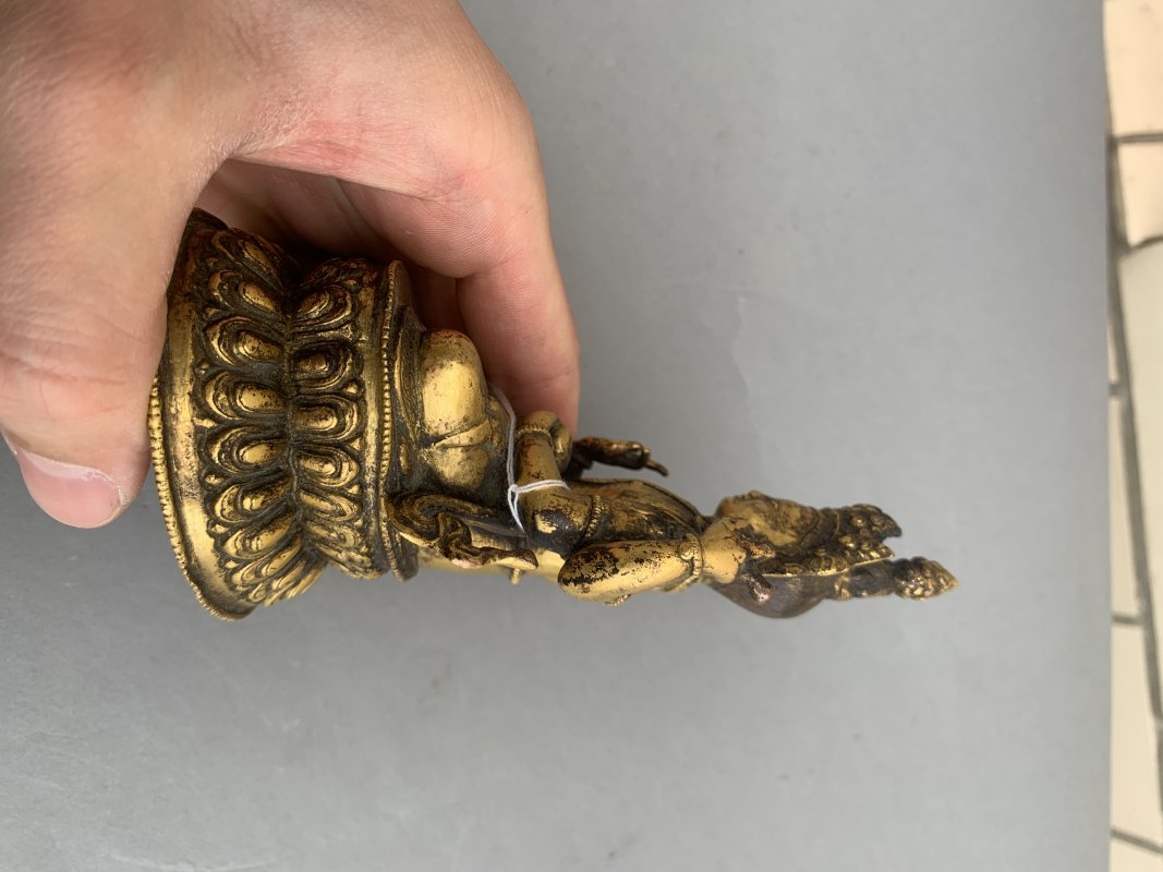 A gilt-bronze of a four-armed Bodhisattva - 图9