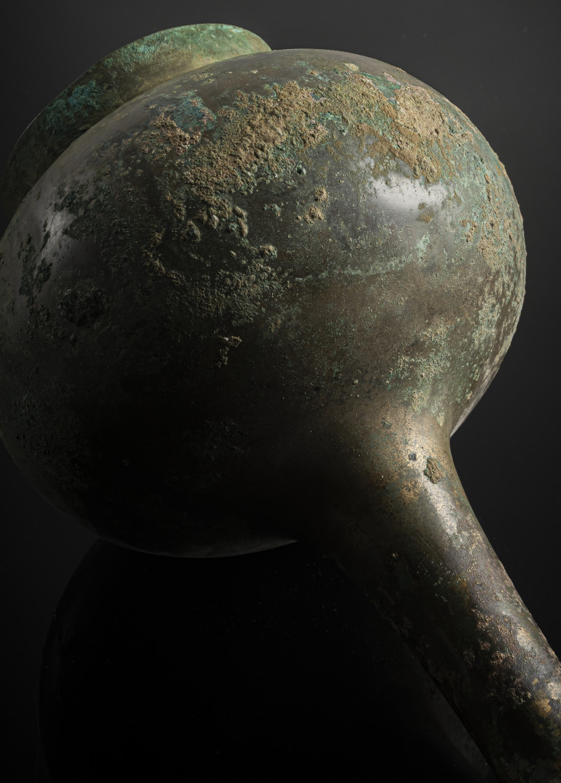 A bronze "garlic head" bottle vase - 图4