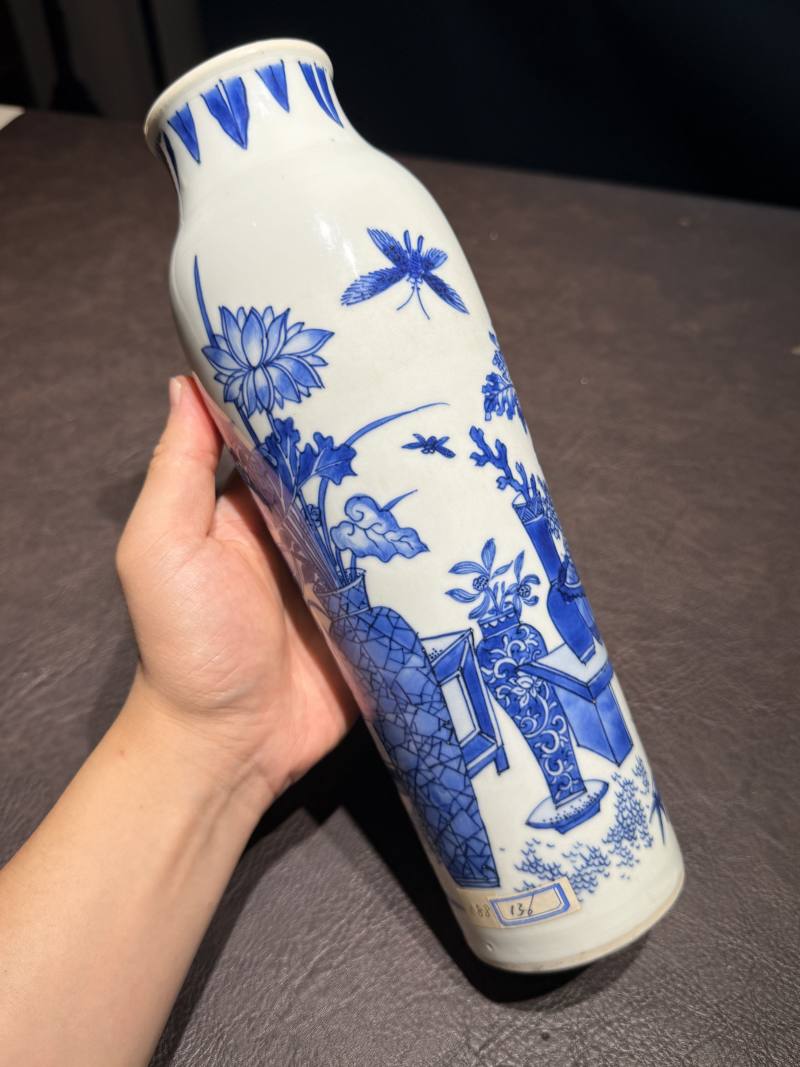 明崇祯 青花博古纹筒瓶 - 图10