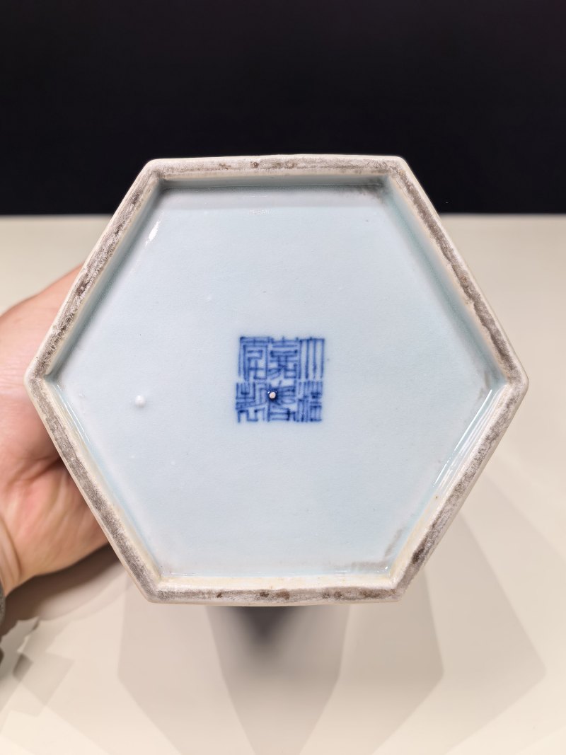 清嘉庆 青花山水人物笔筒 - 图9