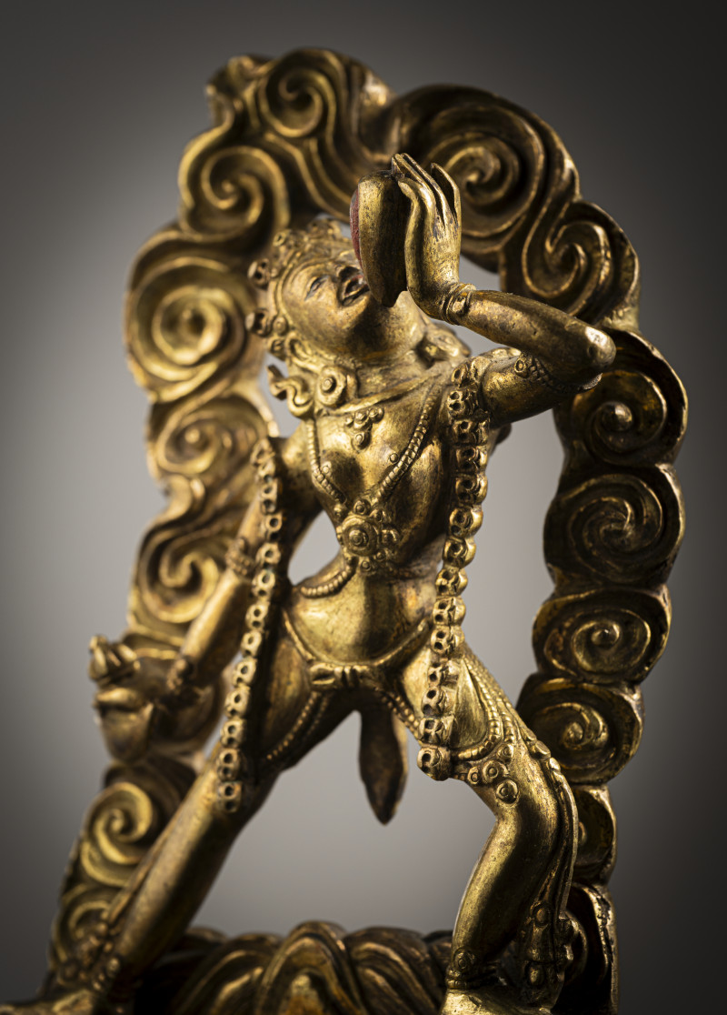 A FINE GILT-BRONZE FIGURE OF SARVABUDDHADAKINI - 图3