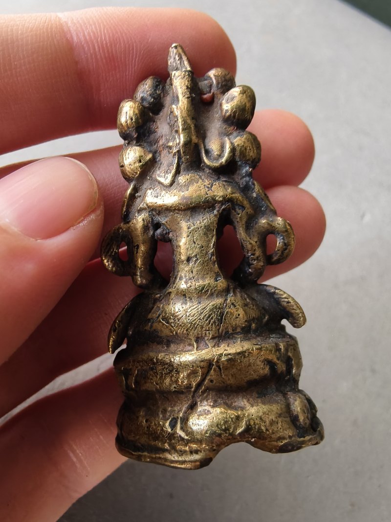 A copper gahu with partially gilded silver front with 'Buddhist emblems' and figure of Amitayus with turquoise inlays - 图6