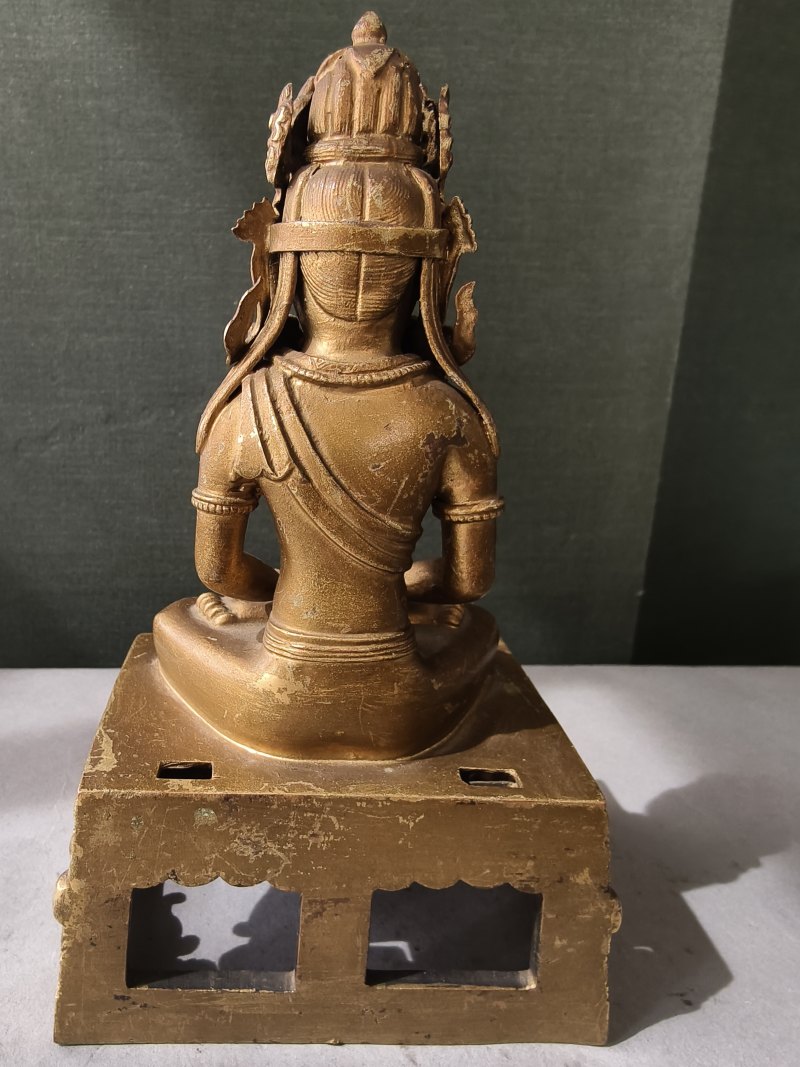 A gilt-bronze figure of Amitayus seated on a throne - 图11