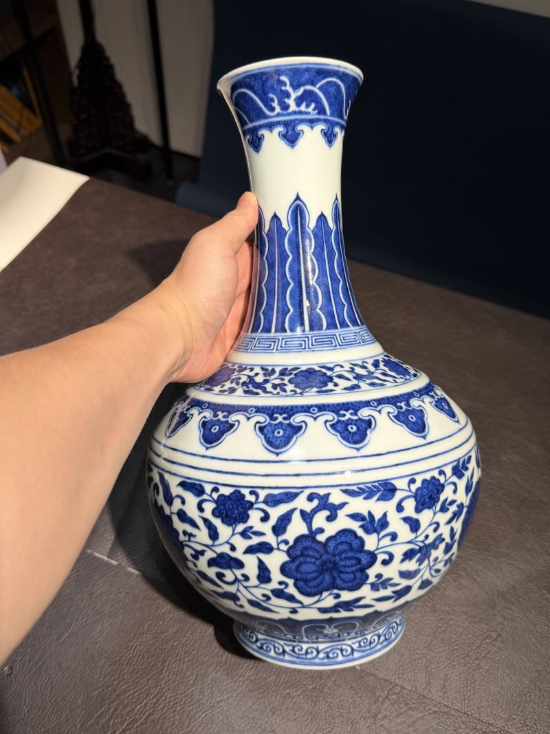 清光绪 青花缠枝莲纹赏瓶 - 图10