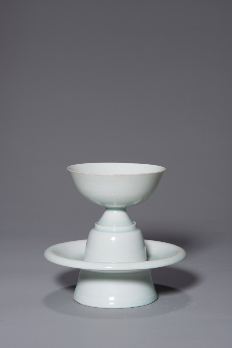 明代 青白釉茶、托一套 - 图3