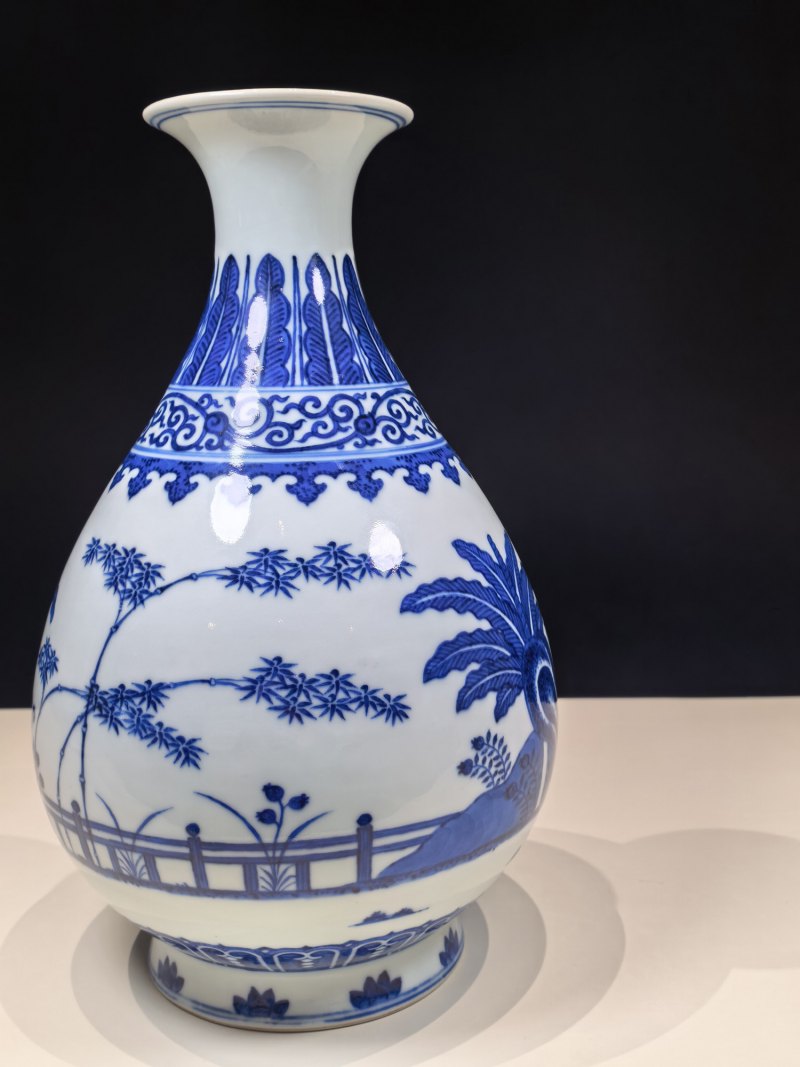 清同治 青花竹石芭蕉图玉壶春瓶 - 图8