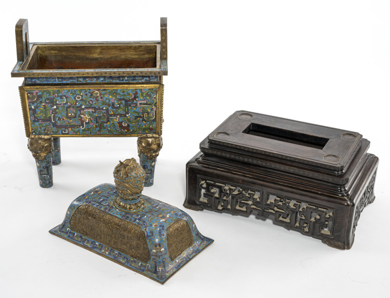 A very large and rare cloisonné censer and cover 'fangding' on a wooden stand - 图5
