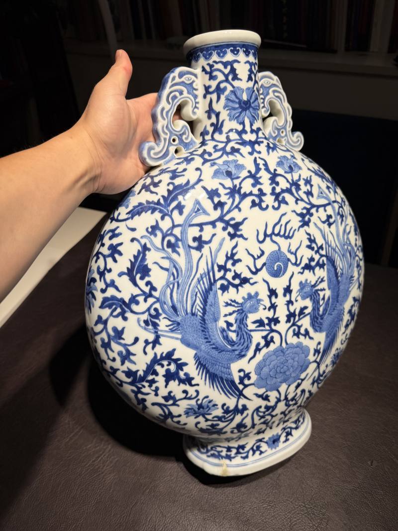 清同治 青花双凤纹抱月瓶 - 图4