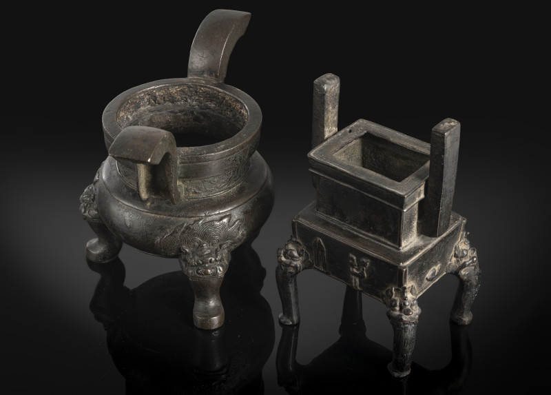 Two bronze incense burners, one on three legs, the second in the shape of a 'fang ding' - 图4