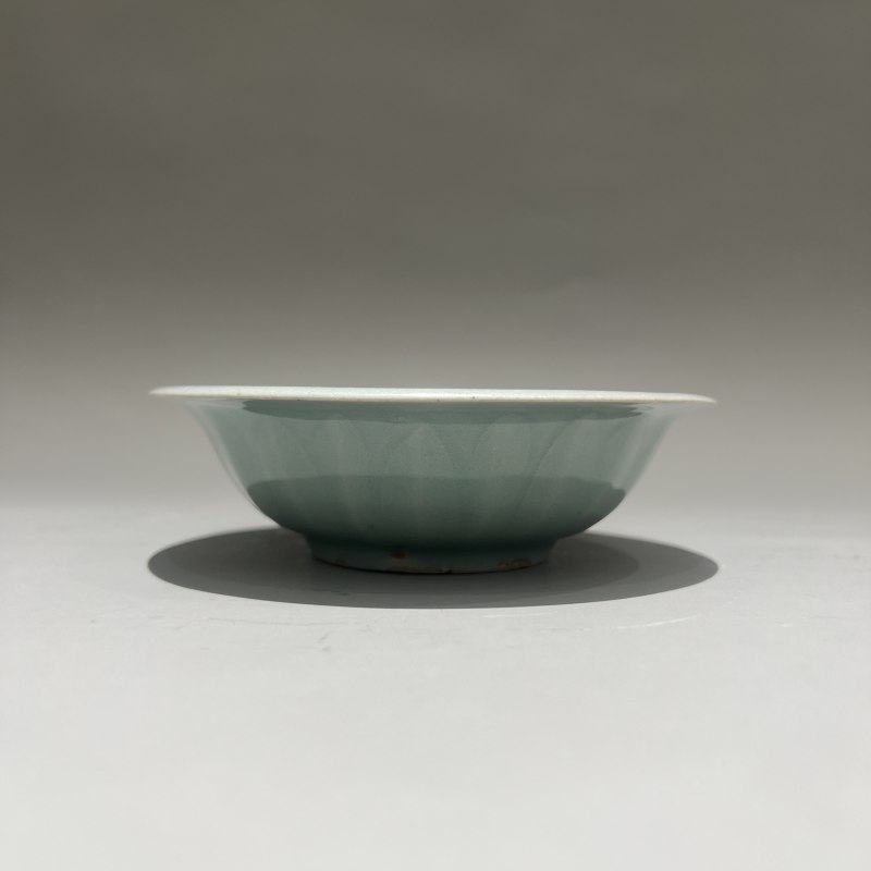 明代 龙泉窑粉青釉莲瓣洗 - 图10