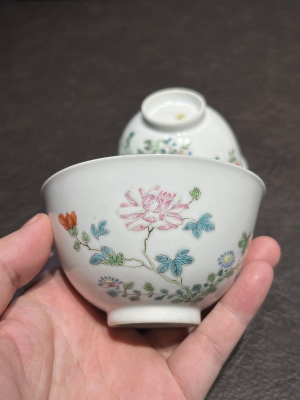 清乾隆 粉彩折枝花卉纹茶圆一对 - 图12