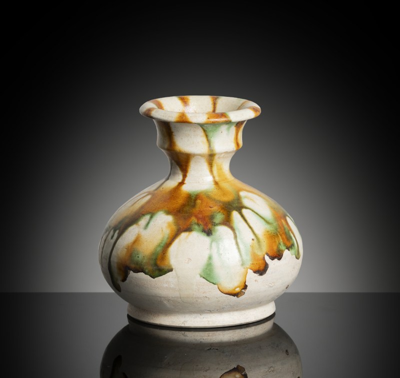 A 'Sancai'- glazed earthenware vase - 图3