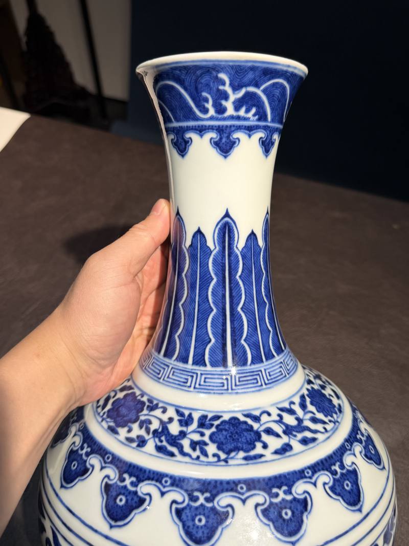 清光绪 青花缠枝莲纹赏瓶 - 图11