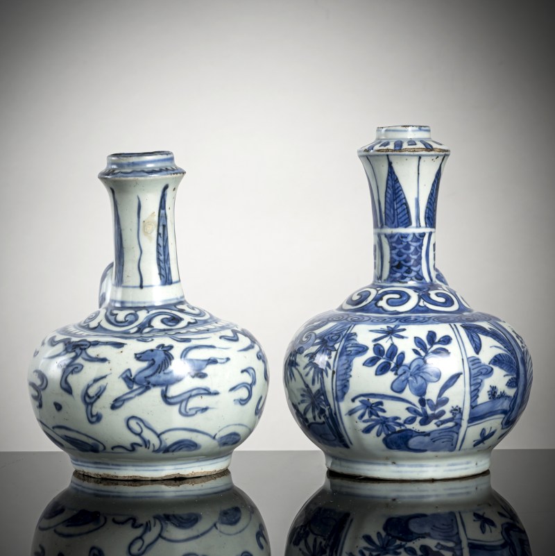 Two underglaze blue decorated kendi, one decorated in the Kraak style - 图3