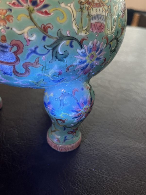清嘉庆 松绿地洋彩莲托八宝纹朝天耳炉 - 图21