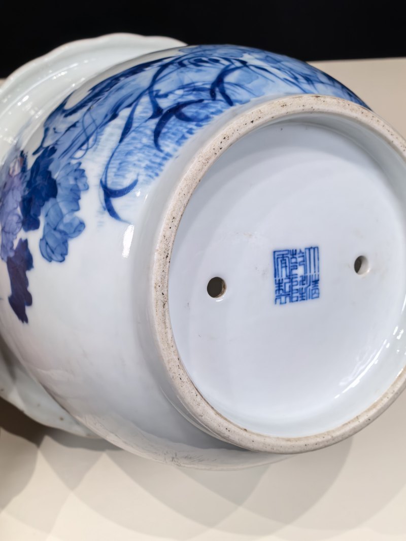 民国 王步风格青花花鸟纹花盆 - 图14