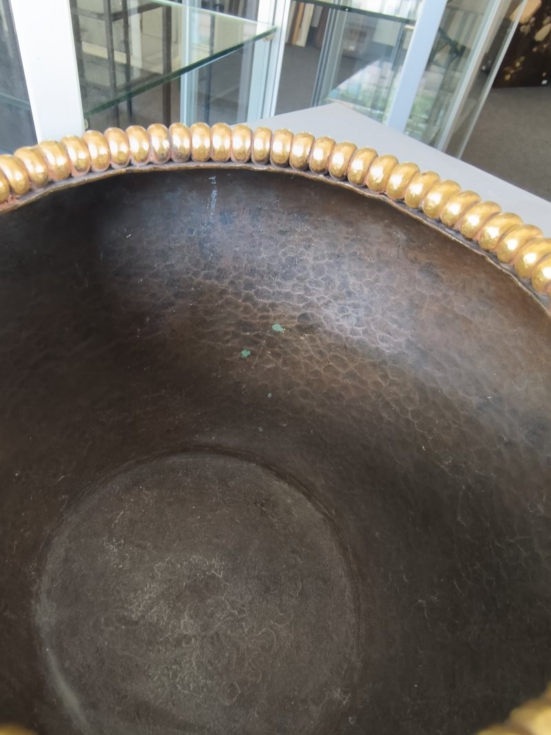 A PARCEL-GILT SILVER AND SEMI-PRECIOUS STONE INLAID METAL BOWL - 图17