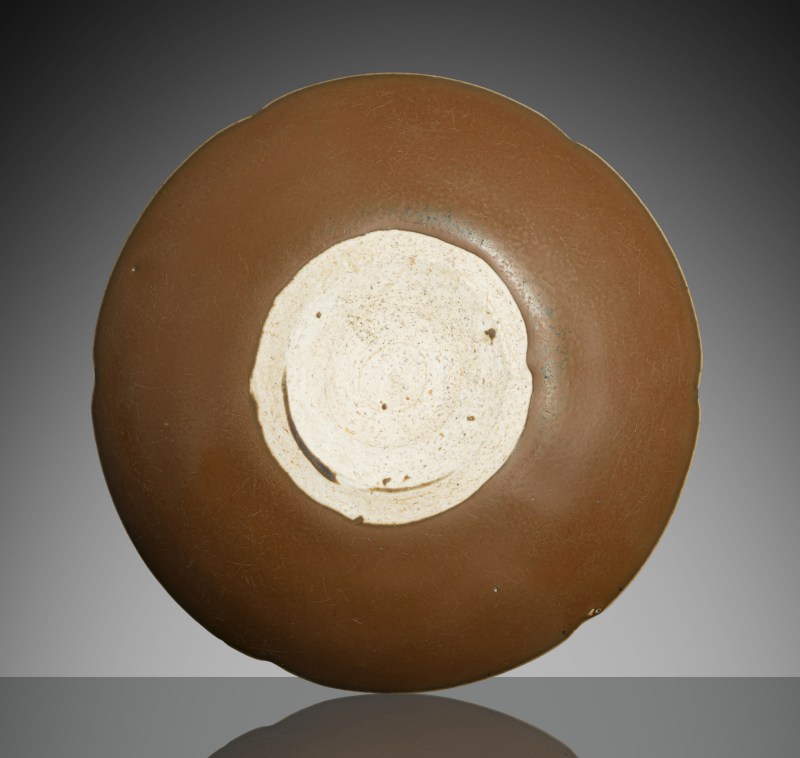 A fine persimmon-glazed 'ding' ware dish - 图2