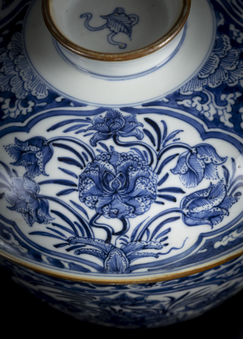 A porcelain bowl and cover with 'Fitzhugh'-like decoration in underglaze blue - 图6