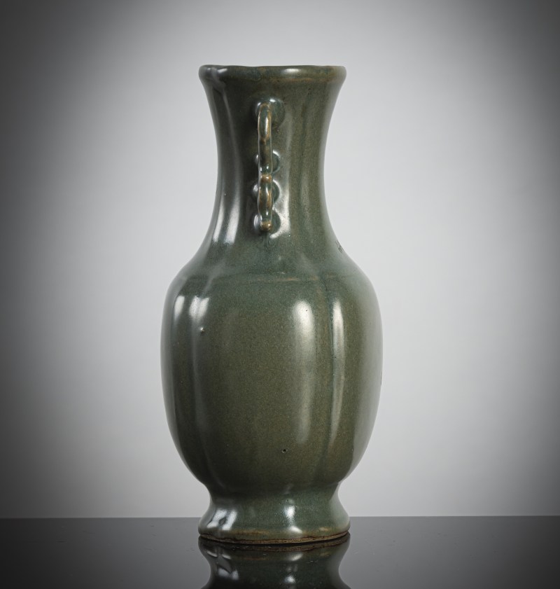 A good 'Teadust' glazed porcelain vase with side handles - 图3