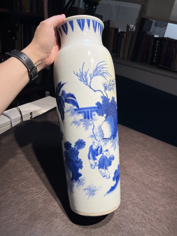明崇祯 青花“张仙送子”人物故事图筒瓶 - 图10