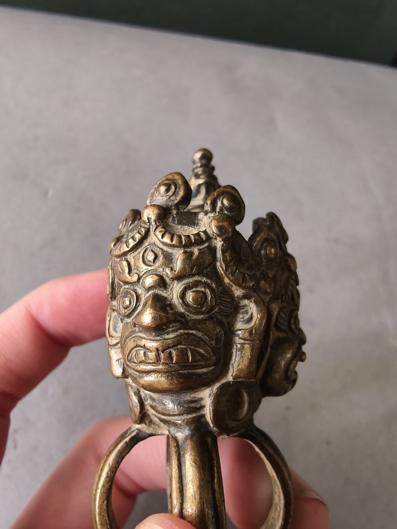 Ritual dagger phurbu made of brass or bronze respectively - 图15