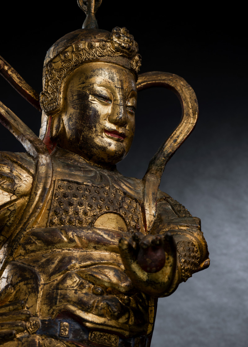 A LARGE GILT-LACQUERED WOOD FIGURE OF WEITUO - 图9
