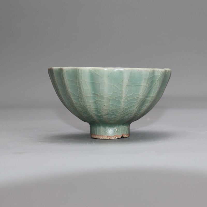 明代 青釉菊瓣杯 - 图8