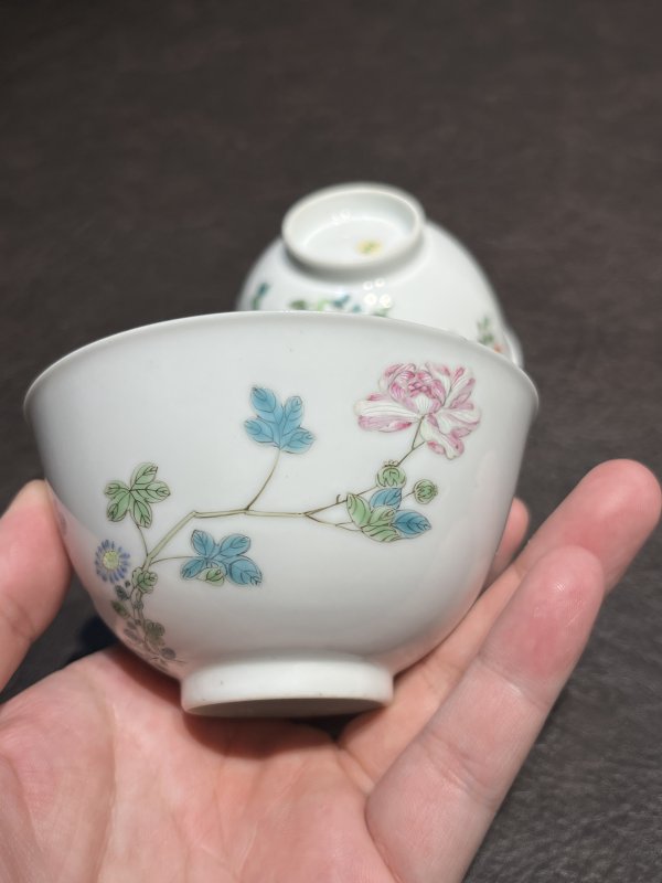 清乾隆 粉彩折枝花卉纹茶圆一对 - 图13