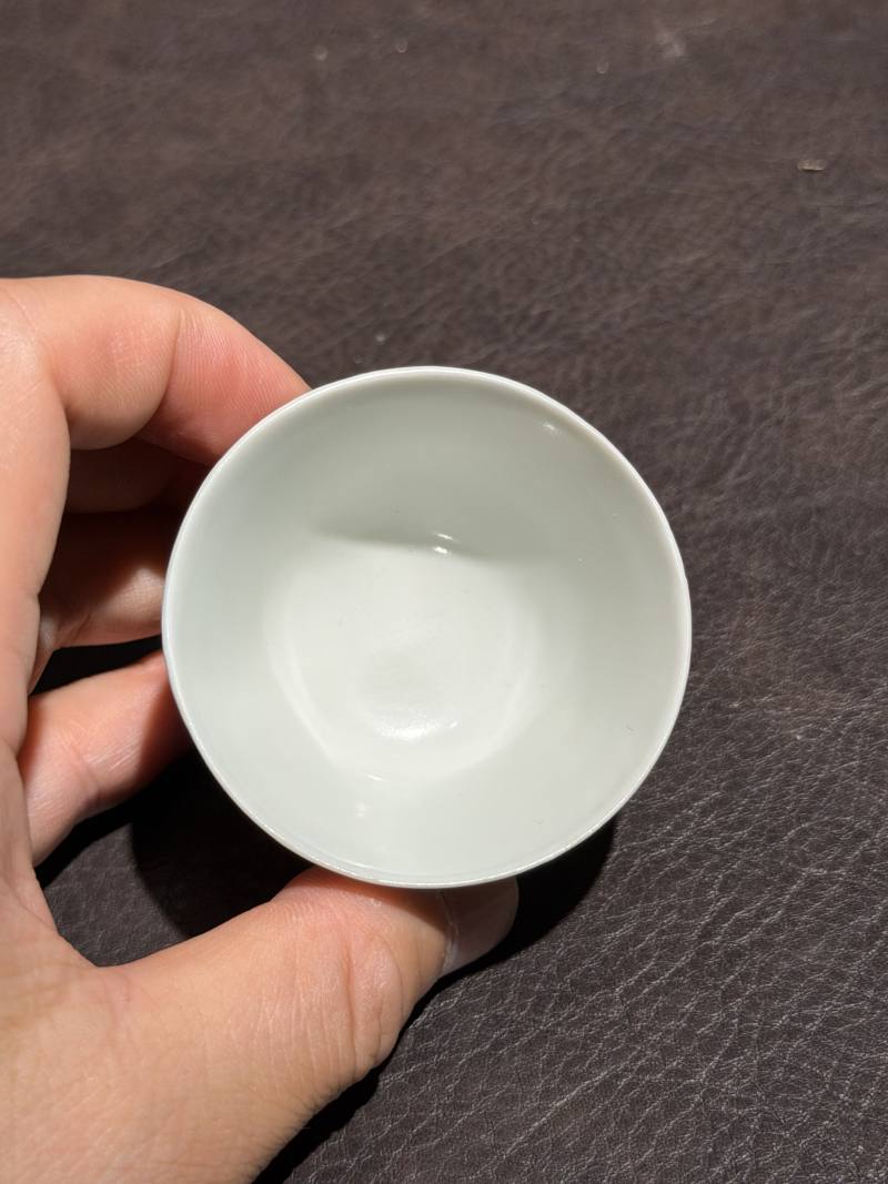 明成化 斗彩螭龙纹杯 - 图11