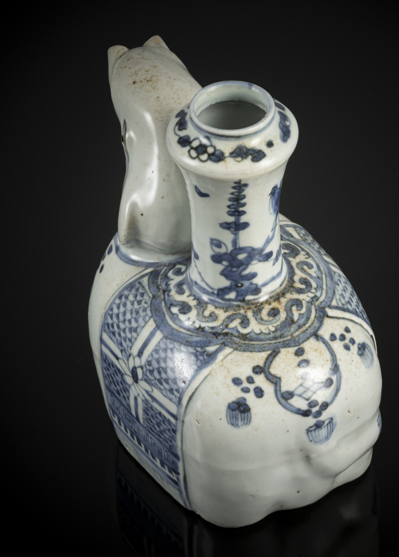 A blue and white decorated porcelain kendi in the shape of an elephant - 图4