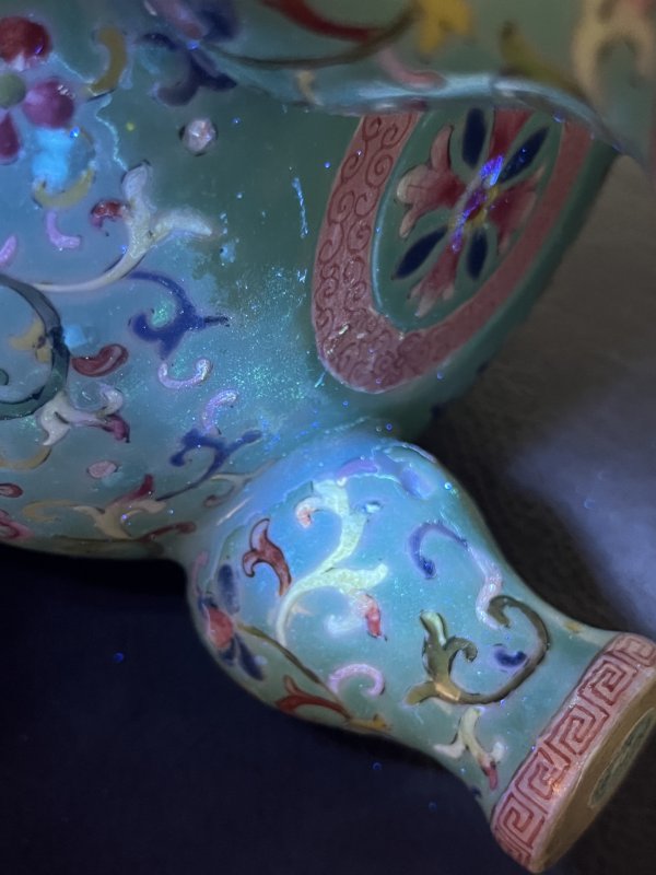 清嘉庆 松绿地洋彩莲托八宝纹朝天耳炉 - 图22