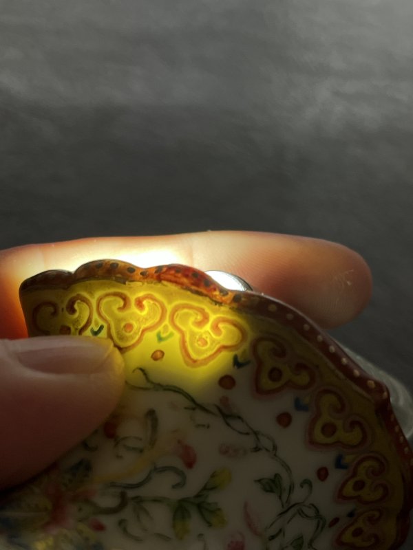 清乾隆 粉彩瑞果花蝶纹瓜棱壁瓶 - 图22