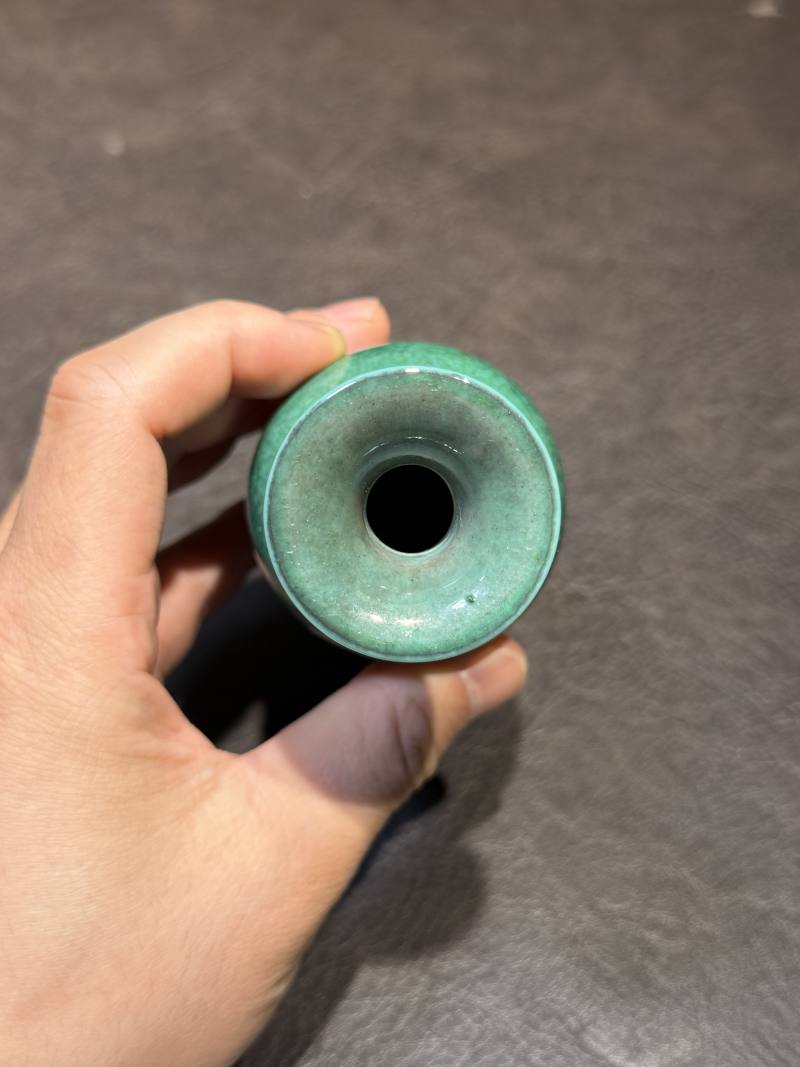 清光绪 苹果绿釉柳叶瓶 - 图6